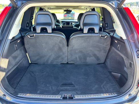 Used 2017 Volvo XC90 T6 Momentum image 25