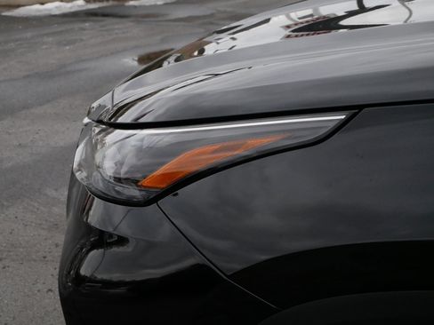 Certified 2026 Toyota Highlander XLE image 16