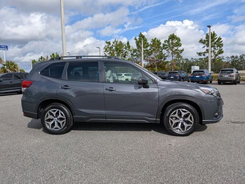 Certified 2022 Subaru Forester Premium image 2