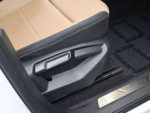 Used 2021 Volkswagen Atlas Cross Sport SE w/ Panoramic Sunroof Package image 48