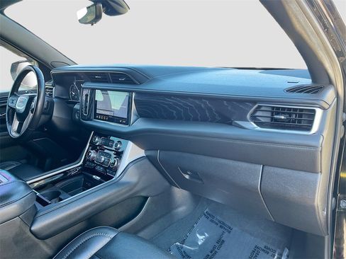 Used 2021 GMC Yukon XL Denali w/ Denali Ultimate Package image 33