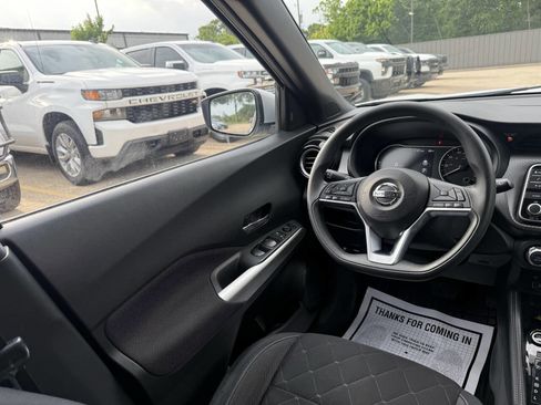 Used 2020 Nissan Kicks SV FWD image 19