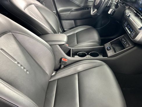 Used 2024 Hyundai Kona Limited FWD image 18