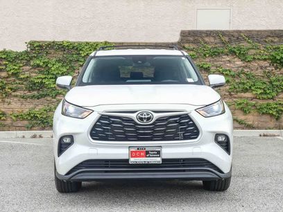 Used 2023 Toyota Highlander LE