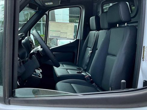 New 2025 Mercedes-Benz Sprinter 2500 image 14