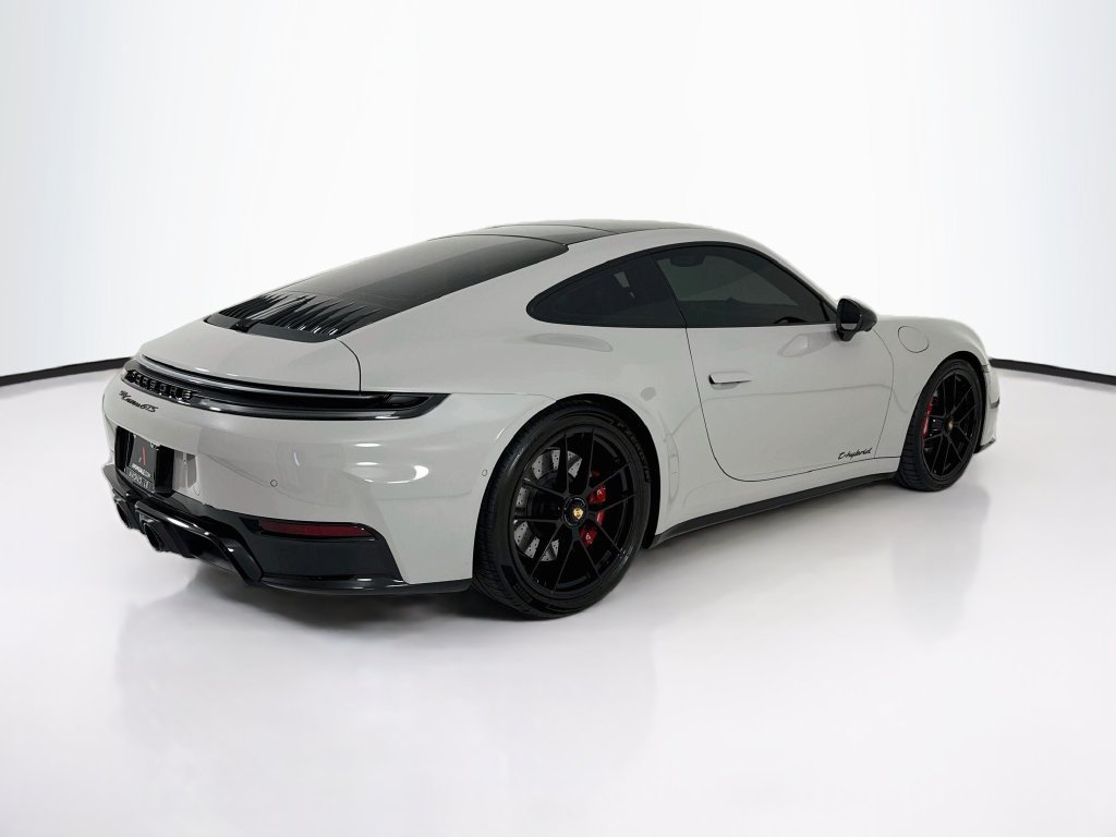 Used 2026 Porsche 911 Carrera GTS RWD image 9