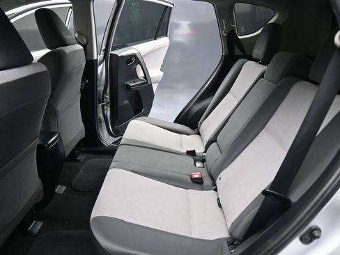 Used 2013 Toyota RAV4 LE FWD image 18