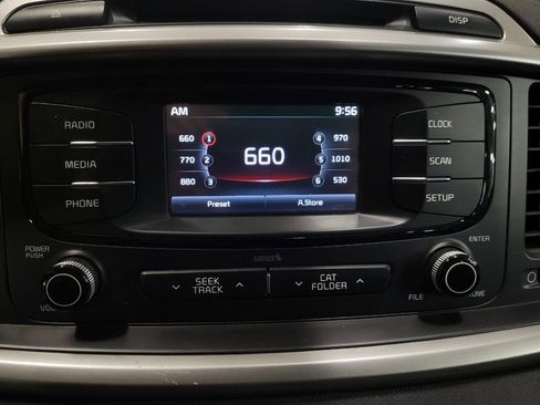 Used 2018 Kia Sorento LX AWD/4WD image 25