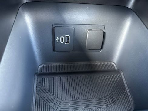 New 2026 Ford Explorer Active image 29