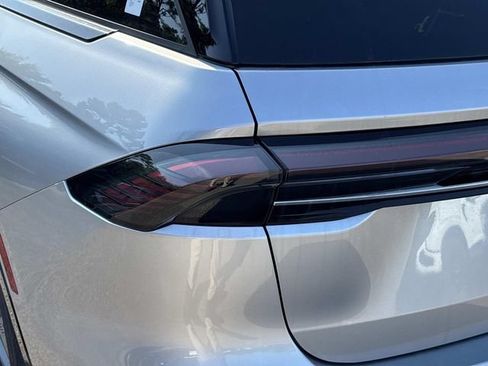 New 2026 Lincoln Nautilus Reserve AWD/4WD image 11