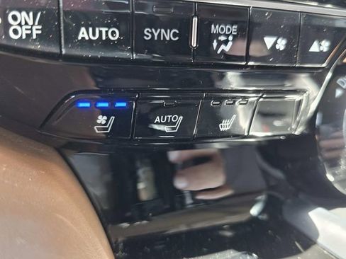 Used 2023 Acura MDX SH-AWD w/ Advance Package image 24