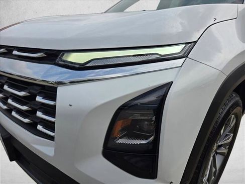 Used 2026 Chevrolet Equinox LT AWD/4WD image 10
