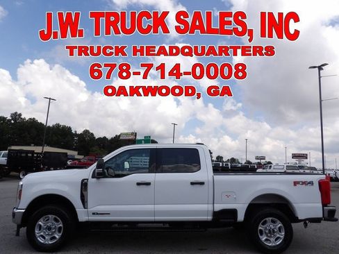 Used 2025 Ford F250 XLT w/ FX4 Off-Road Package AWD/4WD image 2