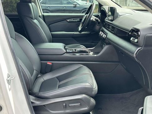 Used 2025 Honda Pilot EX-L image 7