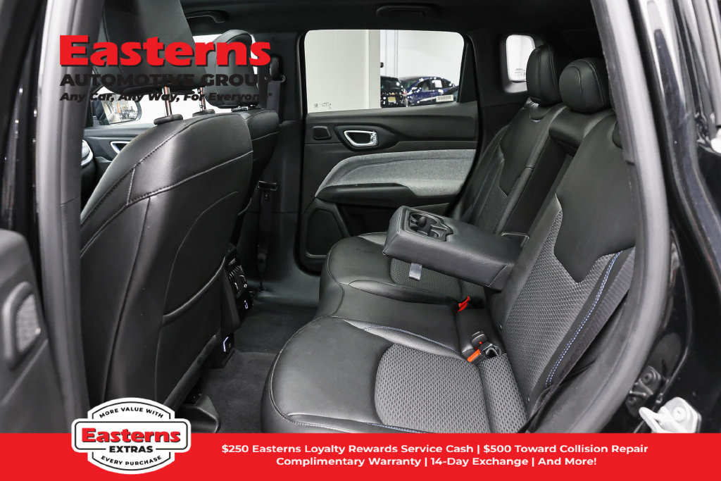 Used 2025 Jeep Compass Latitude w/ Sun & Sound Group AWD/4WD image 23