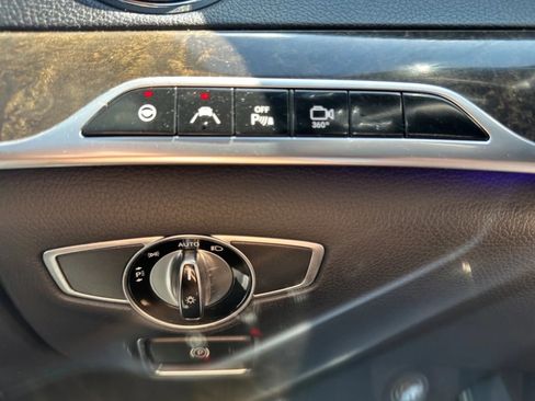 Used 2017 Mercedes-Benz S 550 Sedan image 18