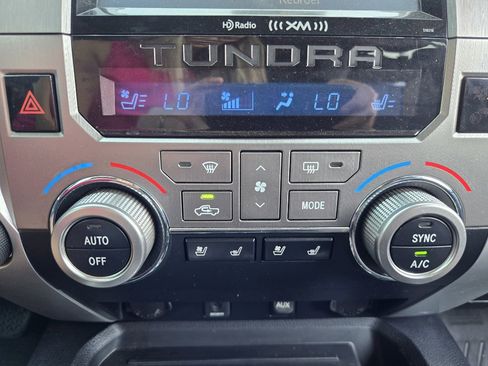 Used 2018 Toyota Tundra 4x4 CrewMax image 22