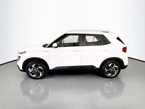 Used 2026 Hyundai Venue SEL FWD image 6