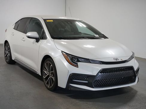 Used 2022 Toyota Corolla SE FWD image 3