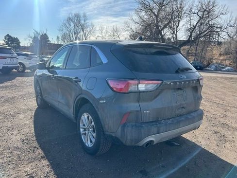 Used 2021 Ford Escape SE image 3