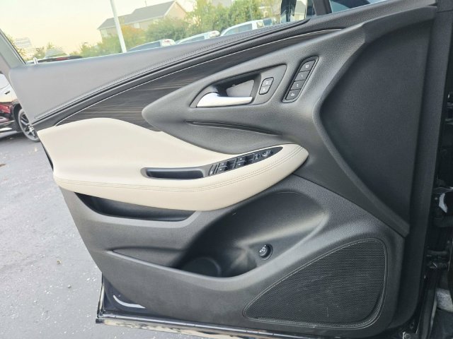 Used 2020 Buick Envision Essence FWD image 28