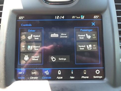 Certified 2023 Chrysler 300 C RWD image 22