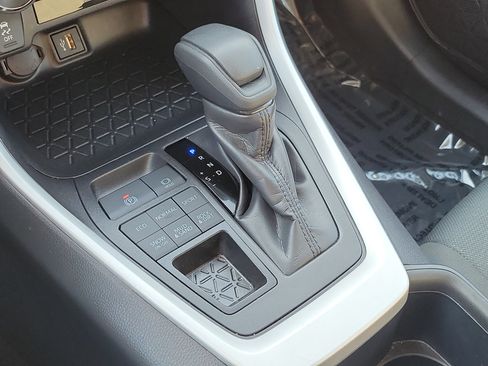 Certified 2025 Toyota RAV4 XLE image 32