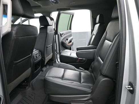 Used 2019 Chevrolet Suburban Premier AWD/4WD image 14