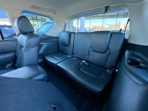 Used 2023 Nissan Armada SL w/ Captain's Chairs Package image 24