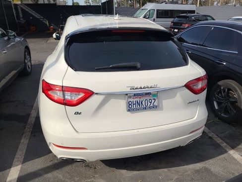 Used 2019 Maserati Levante image 3