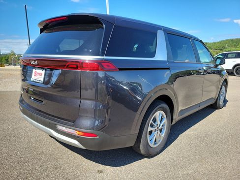 Used 2023 Kia Carnival LX image 25