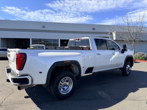 Used 2025 GMC Sierra 3500 Denali w/ Denali Reserve Package image 6