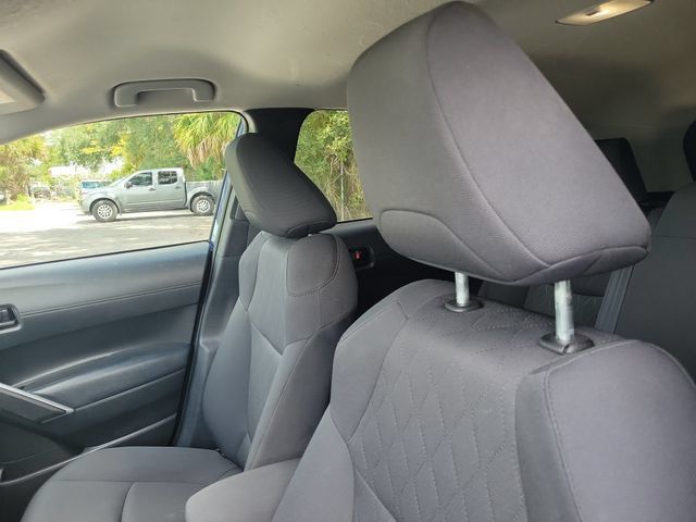 Used 2022 Toyota Corolla Cross LE AWD/4WD image 17