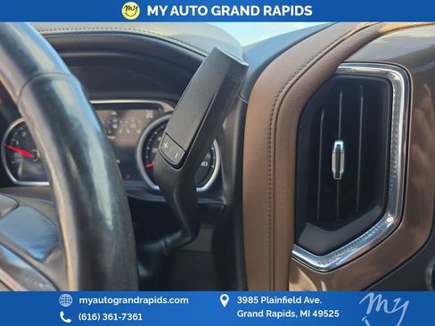 Used 2019 Chevrolet Silverado 1500 High Country w/ Technology Package AWD/4WD image 26