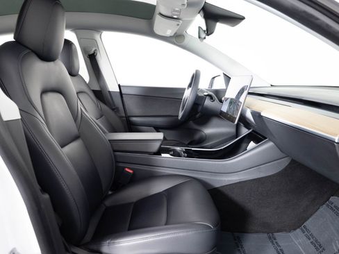 Used 2021 Tesla Model Y Long Range image 27