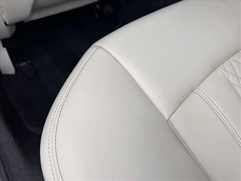 Used 2021 BMW M550i xDrive w/ Premium Package image 21