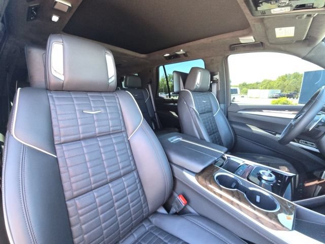 Used 2025 Cadillac Escalade Sport Platinum w/ LPO, Floor Liner Package AWD/4WD image 21
