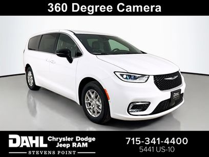 New 2026 Chrysler Pacifica Select