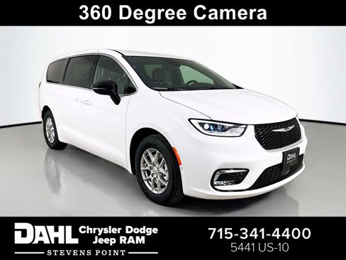 New 2026 Chrysler Pacifica Select image 1