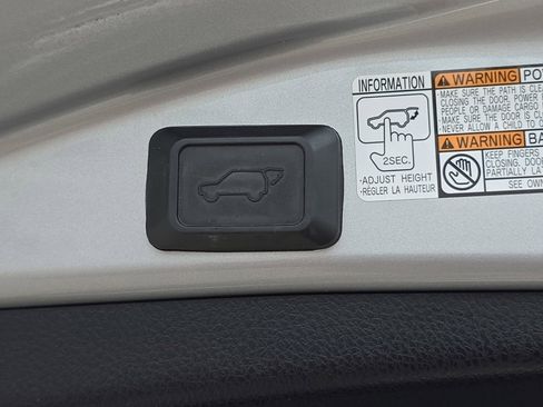 Used 2017 Toyota RAV4 Limited image 21