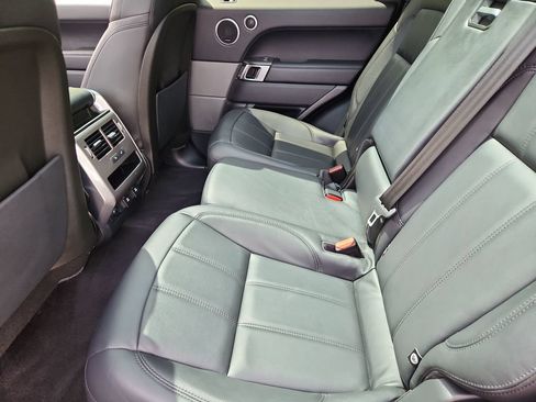 Used 2018 Land Rover Range Rover Sport SE AWD/4WD image 5