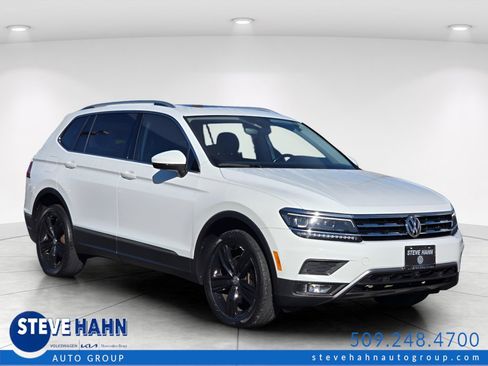 Used 2018 Volkswagen Tiguan SEL Premium FWD image 1