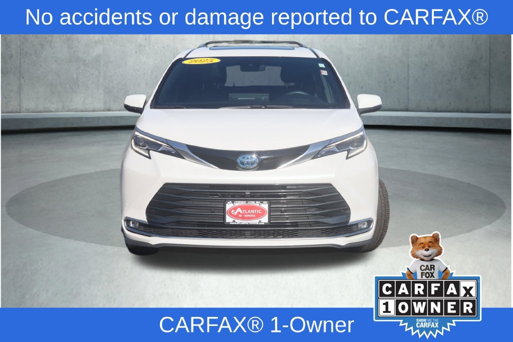Used 2025 Toyota Sienna Platinum AWD/4WD image 2