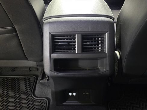 Used 2023 Volkswagen Atlas Cross Sport SE w/ Panoramic Sunroof Package AWD/4WD image 12