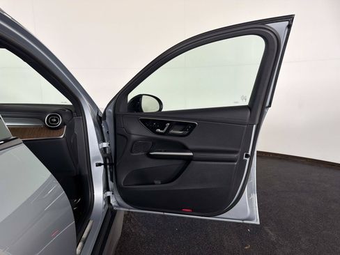 Used 2025 Mercedes-Benz GLC 300 4MATIC w/ AMG Line image 23