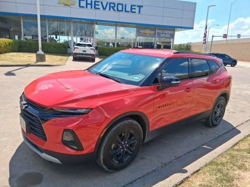 Used 2020 Chevrolet Blazer LT FWD image 2