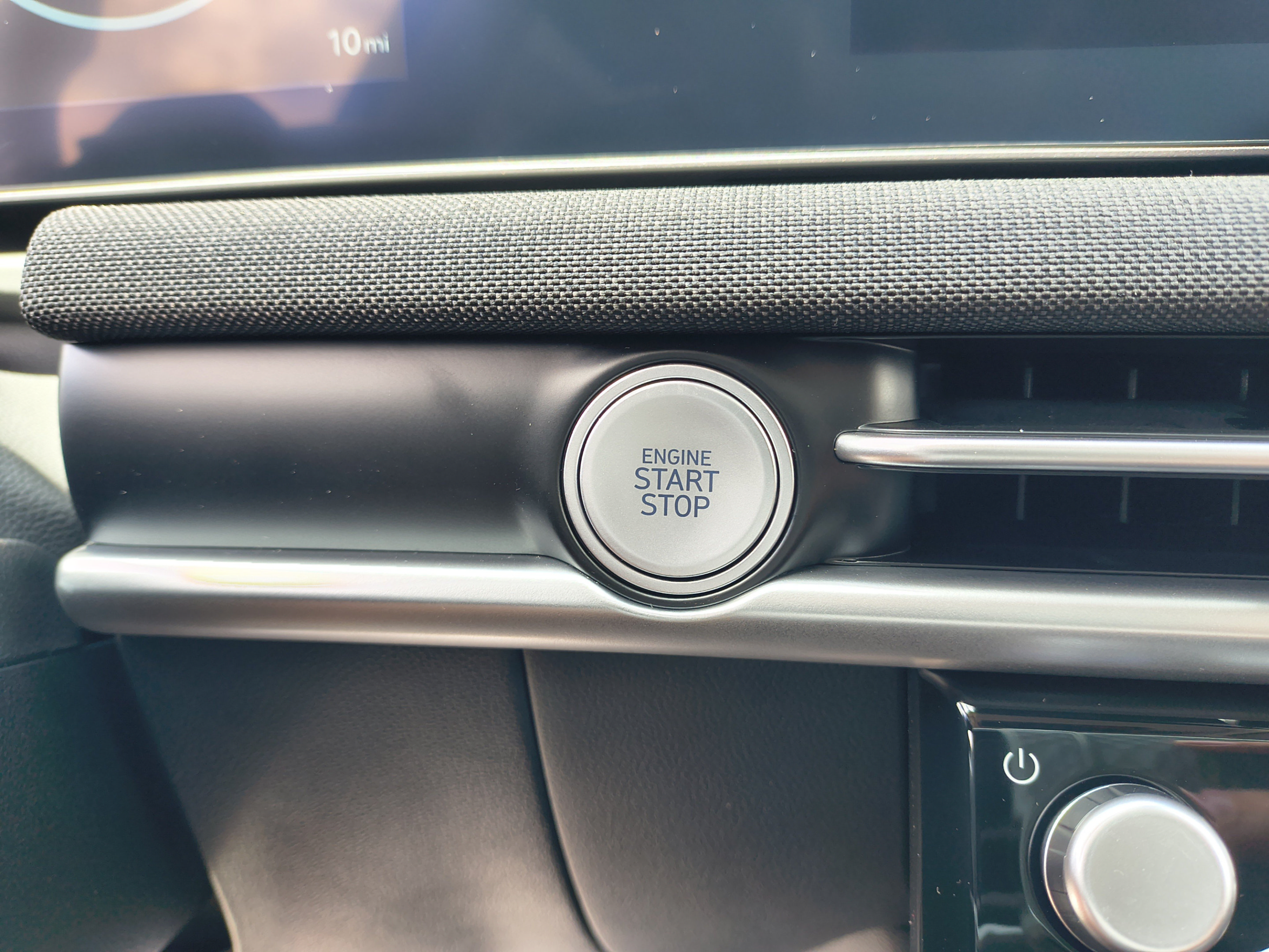 New 2026 Hyundai Tucson Limited FWD image 32