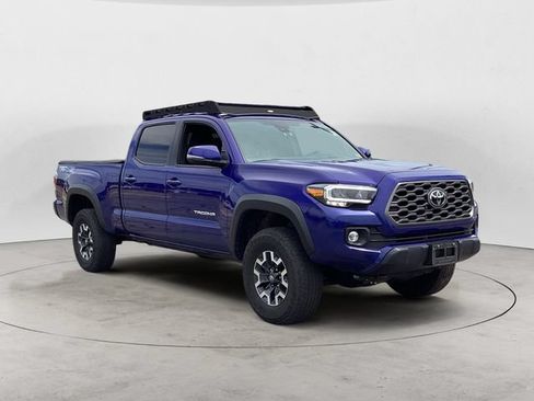 Used 2023 Toyota Tacoma TRD Off-Road w/ Technology Package AWD/4WD image 7