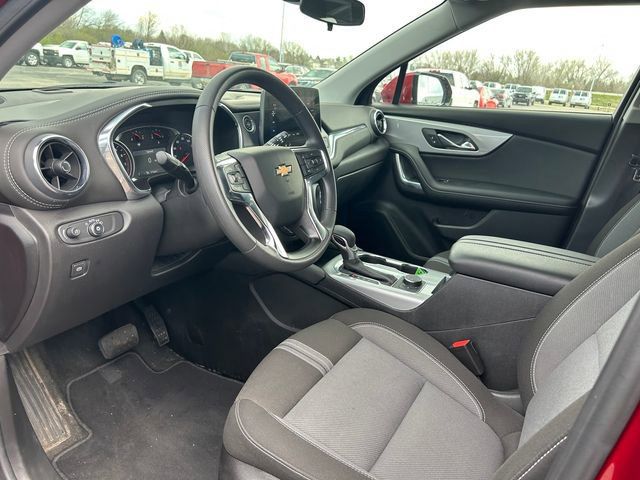 Used 2025 Chevrolet Blazer LT AWD/4WD image 11