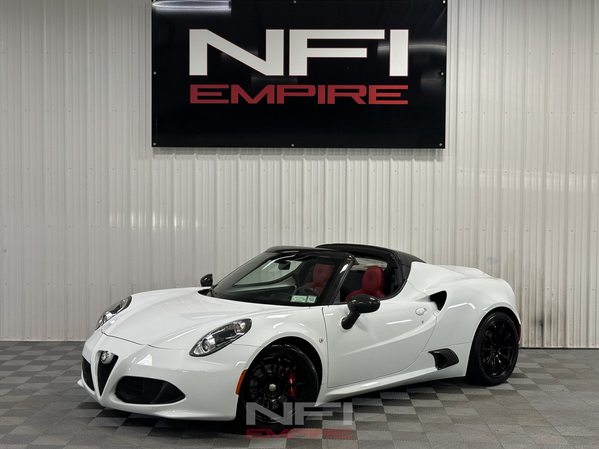 Used 2016 Alfa Romeo 4C Spider w/ Spider Track Package 3 RWD image 1